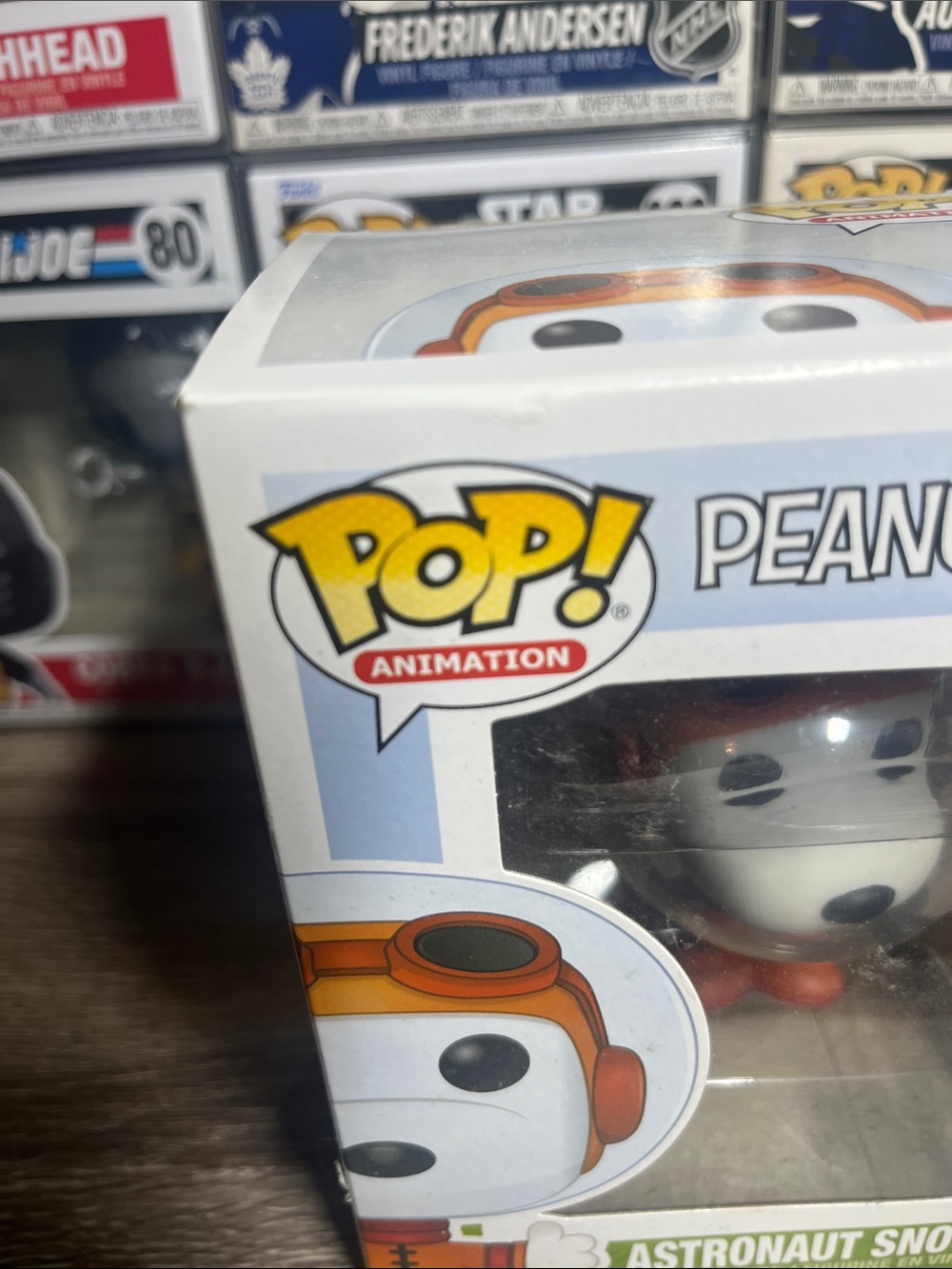 Funko Peanuts Astronaut Snoopy - Orange, White, Black - Picture 6 of 6